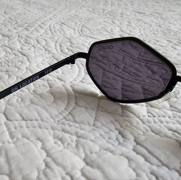 Quay Australia - Maluma - On Location Sunglasses - Picture 2 of 5